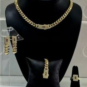 Elegant Gold Jewelry Set